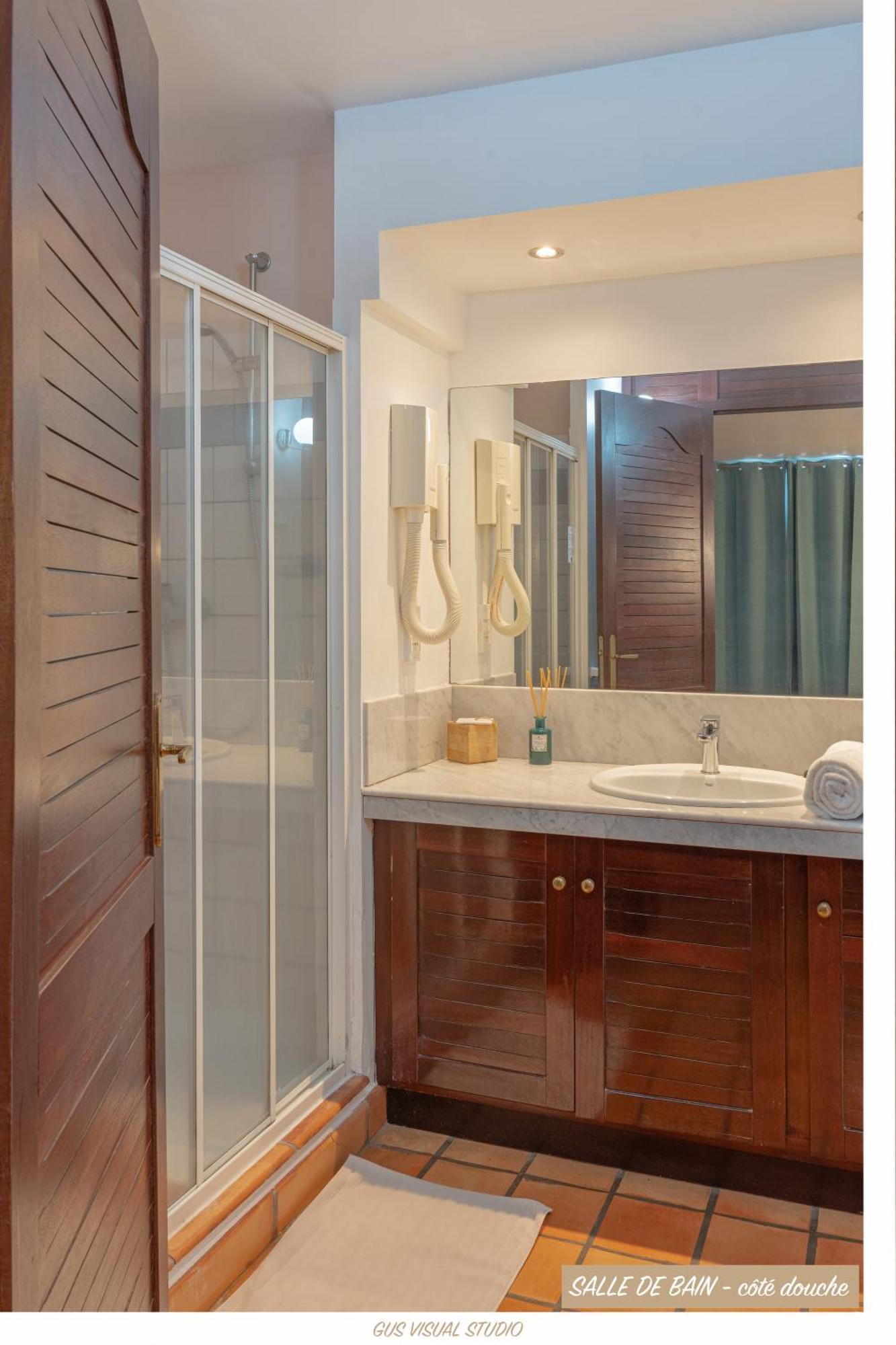 Location Saisonniere Tartane 238 Appartement La Trinité Buitenkant foto